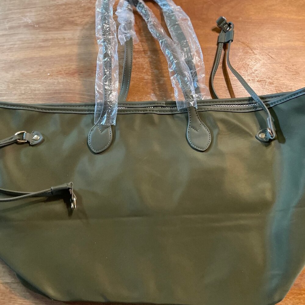 Threaded Pear Tote or Handbag  Carry On Olive Green New Without Tags Length:11"